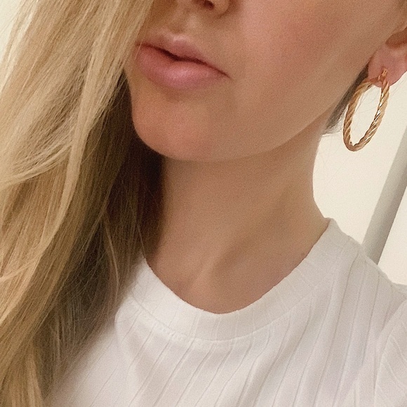 Nolita Hoops | 18k Gold Filled - Picture 2 of 6